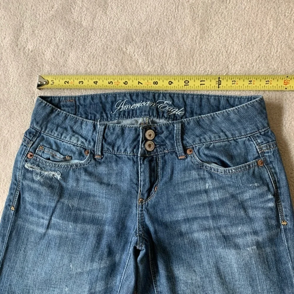 American Eagle Distressed jeans, Live your life, size 2